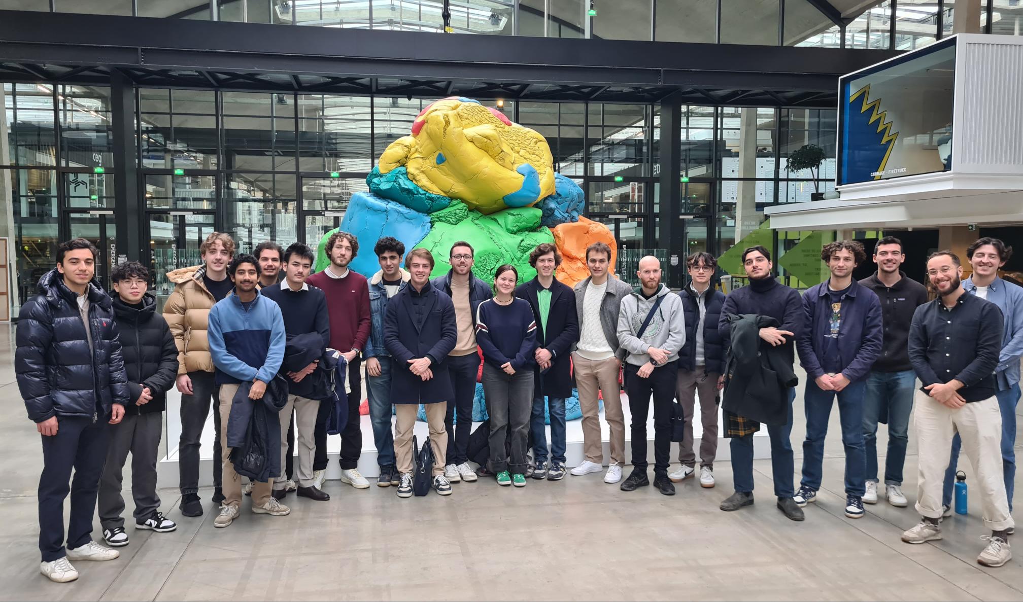 Photo du groupe d'étudiants du cursus Ingénieur à Station F